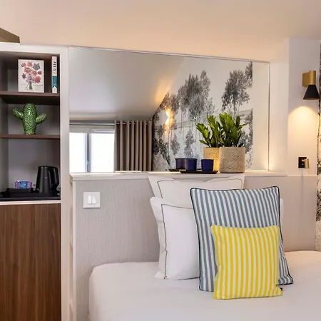 Hotell La Canopee 3*