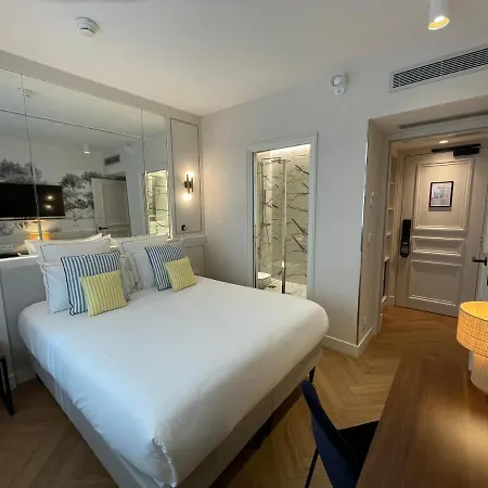 Hotell La Canopee
