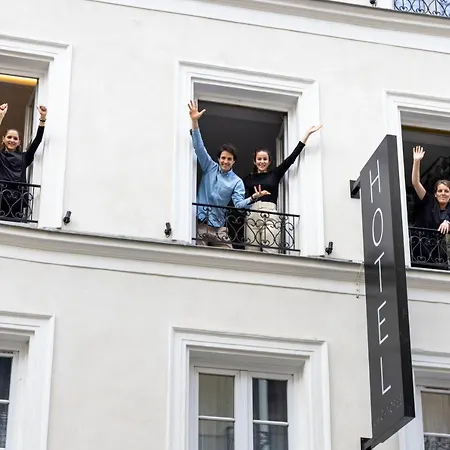 Hotell La Canopee