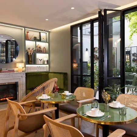 La Canopée Hotel 3*