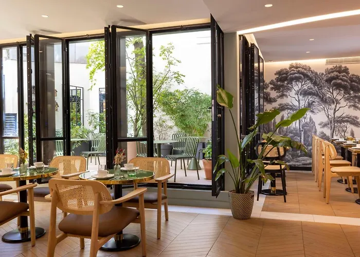Hotel La Canopée 3*