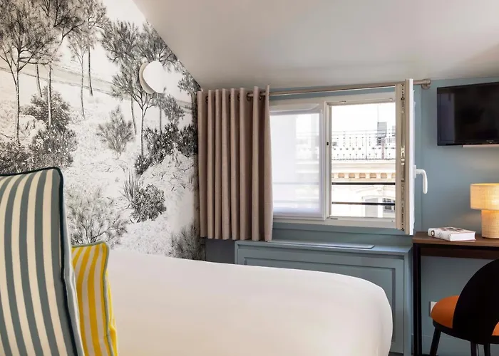 Hotel La Canopée 3*