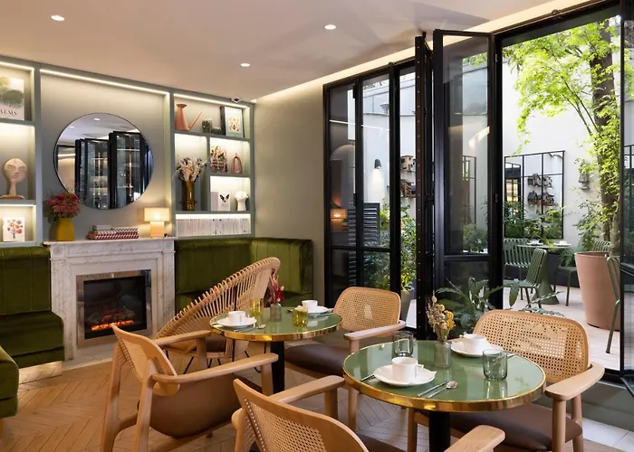 La Canopée Hotel 3*